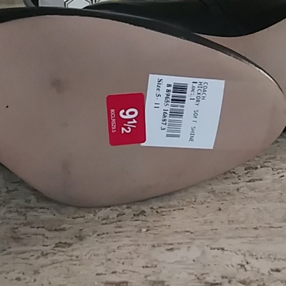 Shoes - Picture 3 of 4